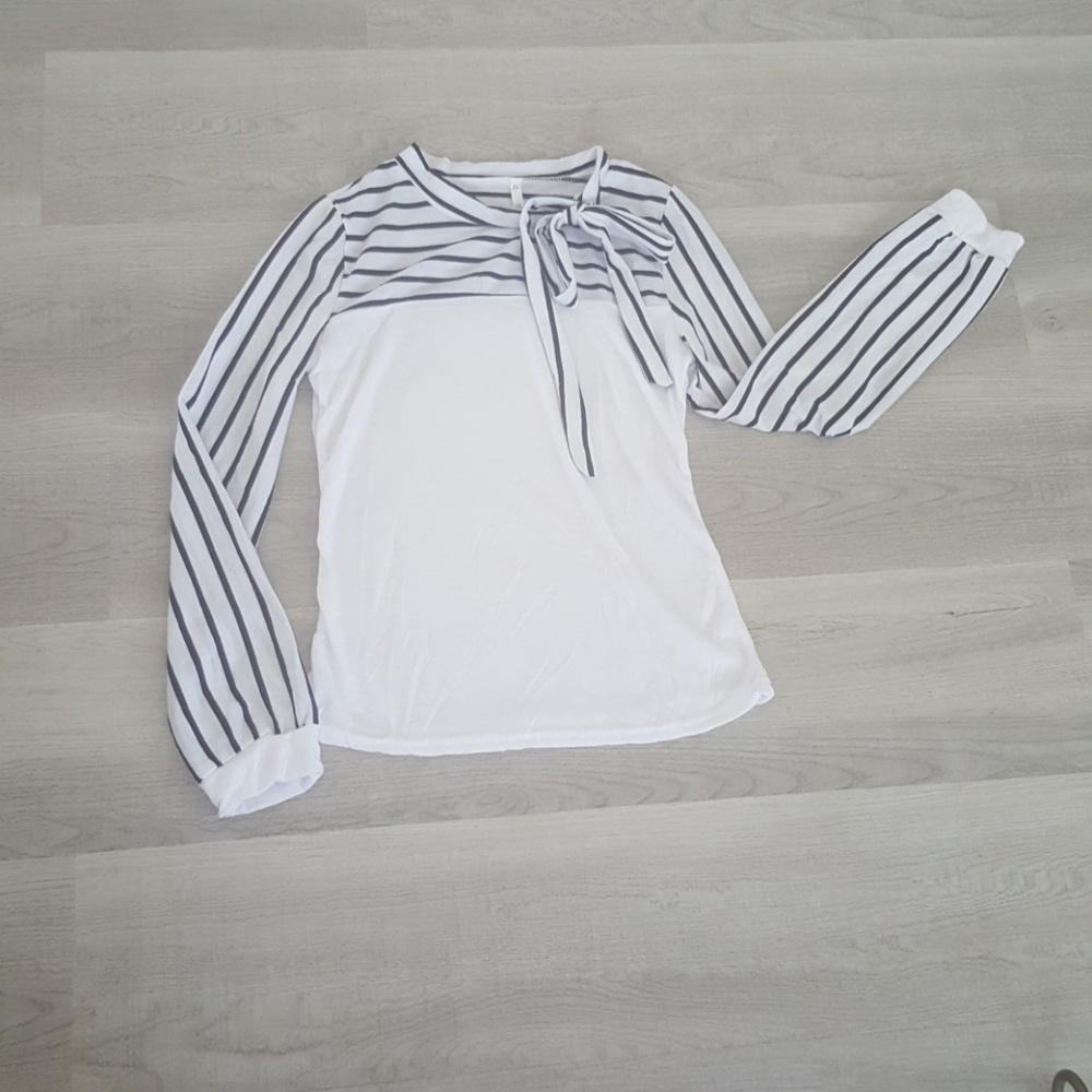 Business/casual blouse